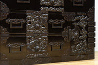 極上‼︎ 縁起の良い絵柄の装飾金具で華やかに飾られた庄内六丁曳き衣裳箪笥 BB3454