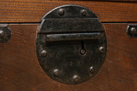 表情の異なる杢目と色彩を組合せ全面的に引き出しを配置した三方総けやき稀少収納箪笥 BB3549