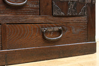 深みのある色彩で貫禄漂う稀少重ね美濃前面総栗帳場箪笥 BB3720