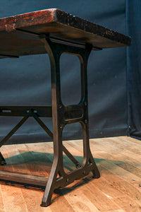 頑丈な鉄脚を味わいある天板と組み合わせた創作テーブル Ba7799