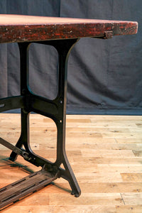 頑丈な鉄脚を味わいある天板と組み合わせた創作テーブル Ba7799