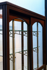 当時のオリジナルの棚受けが素敵な大型レトロショーケース Ba7993