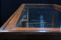 当時のオリジナルの棚受けが素敵な大型レトロショーケース Ba7993