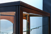 当時のオリジナルの棚受けが素敵な大型レトロショーケース Ba7993