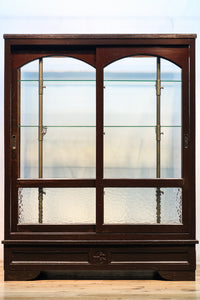 当時のオリジナルの棚受けが素敵な大型レトロショーケース Ba7993