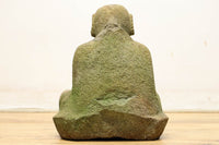 苔むした色合いで風格漂う地蔵様 DC3824