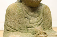 苔むした色合いで風格漂う地蔵様 DC3824