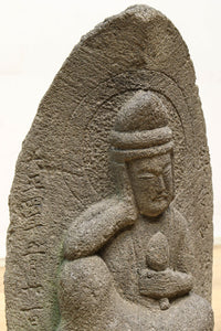 ゆったり風情のある佇まいの如意輪観音像 DC4124