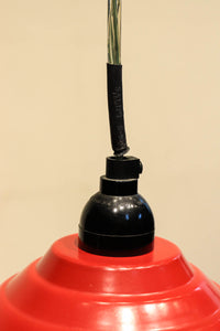 レトロ感溢れる赤い円錐形の電笠 DC4352