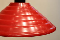 レトロ感溢れる赤い円錐形の電笠 DC4352