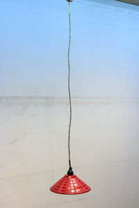 レトロ感溢れる赤い円錐形の電笠 DC4352