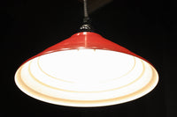 レトロ感溢れる赤い円錐形の電笠 DC4352