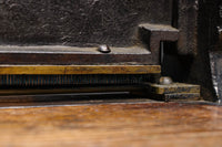 レトロな雰囲気をディスプレイする紙切断機 DC4727