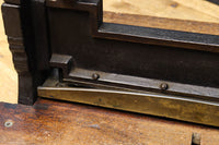 レトロな雰囲気をディスプレイする紙切断機 DC4727