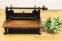 レトロな雰囲気をディスプレイする紙切断機 DC4727