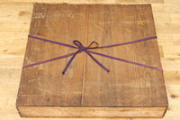 色彩豊かな絵柄が魅力の古伊万里大皿(箱付き) DC4773 在庫1組