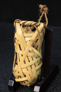 竹の風合いが素敵な小さな花カゴ DC4812