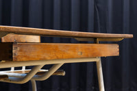 珍品!! 白パイプが可愛らしい子供用の一体型テーブル椅子 DC4837