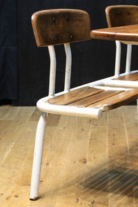 珍品!! 白パイプが可愛らしい子供用の一体型テーブル椅子 DC4837