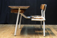 珍品!! 白パイプが可愛らしい子供用の一体型テーブル椅子 DC4837