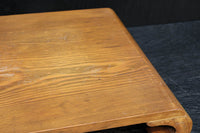 巻き脚デザインの置台 DC4844