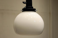 丸いシルエットがレトロ感を高める電笠 DC4880