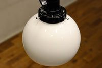 丸いシルエットがレトロ感を高める電笠 DC4880