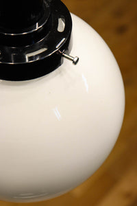 丸いシルエットがレトロ感を高める電笠 DC4880