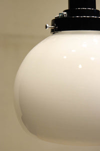 丸いシルエットがレトロ感を高める電笠 DC4880