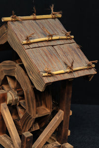 木製の水車の置物 DC4961