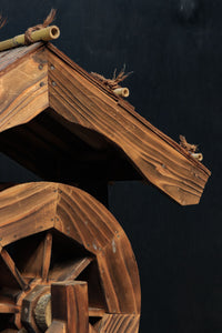 木製の水車の置物 DC4961