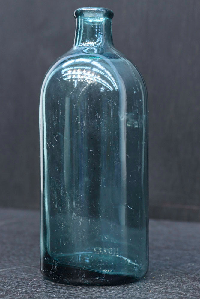 寸胴な作りのレトロガラス瓶　DC5066　在庫1本