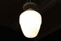 モダンなプレス装飾が映えるプレスガラス天井直付け灯 DC5211