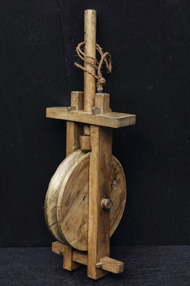 レトロな滑車 使い親しまれて穏やかな風合いとなった一連滑車 DC5515 – 古福庵