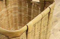 カラフルな背負い紐が可愛らしい大きな竹カゴ DC5565