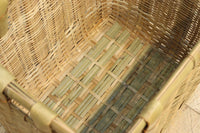 カラフルな背負い紐が可愛らしい大きな竹カゴ DC5565