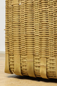 カラフルな背負い紐が可愛らしい大きな竹カゴ DC5565