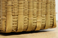 カラフルな背負い紐が可愛らしい大きな竹カゴ DC5565