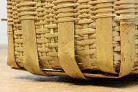 カラフルな背負い紐が可愛らしい大きな竹カゴ DC5565