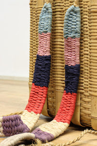 カラフルな背負い紐が可愛らしい大きな竹カゴ DC5565