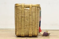 カラフルな背負い紐が可愛らしい大きな竹カゴ DC5565