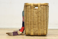 カラフルな背負い紐が可愛らしい大きな竹カゴ DC5565
