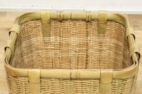 カラフルな背負い紐が可愛らしい大きな竹カゴ DC5565