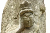 苔むした優しい風合いに包まれた美しい佇まいの如意輪観音 DC5656