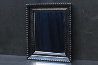 黒色額縁枠で落ち着いた雰囲気の壁掛け鏡 DC5666