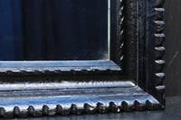 黒色額縁枠で落ち着いた雰囲気の壁掛け鏡 DC5666