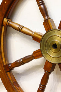 上品な雰囲気ある操舵輪 DC5672