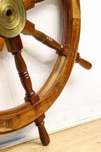 上品な雰囲気ある操舵輪 DC5672