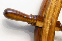 上品な雰囲気ある操舵輪 DC5672