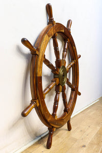 上品な雰囲気ある操舵輪 DC5672